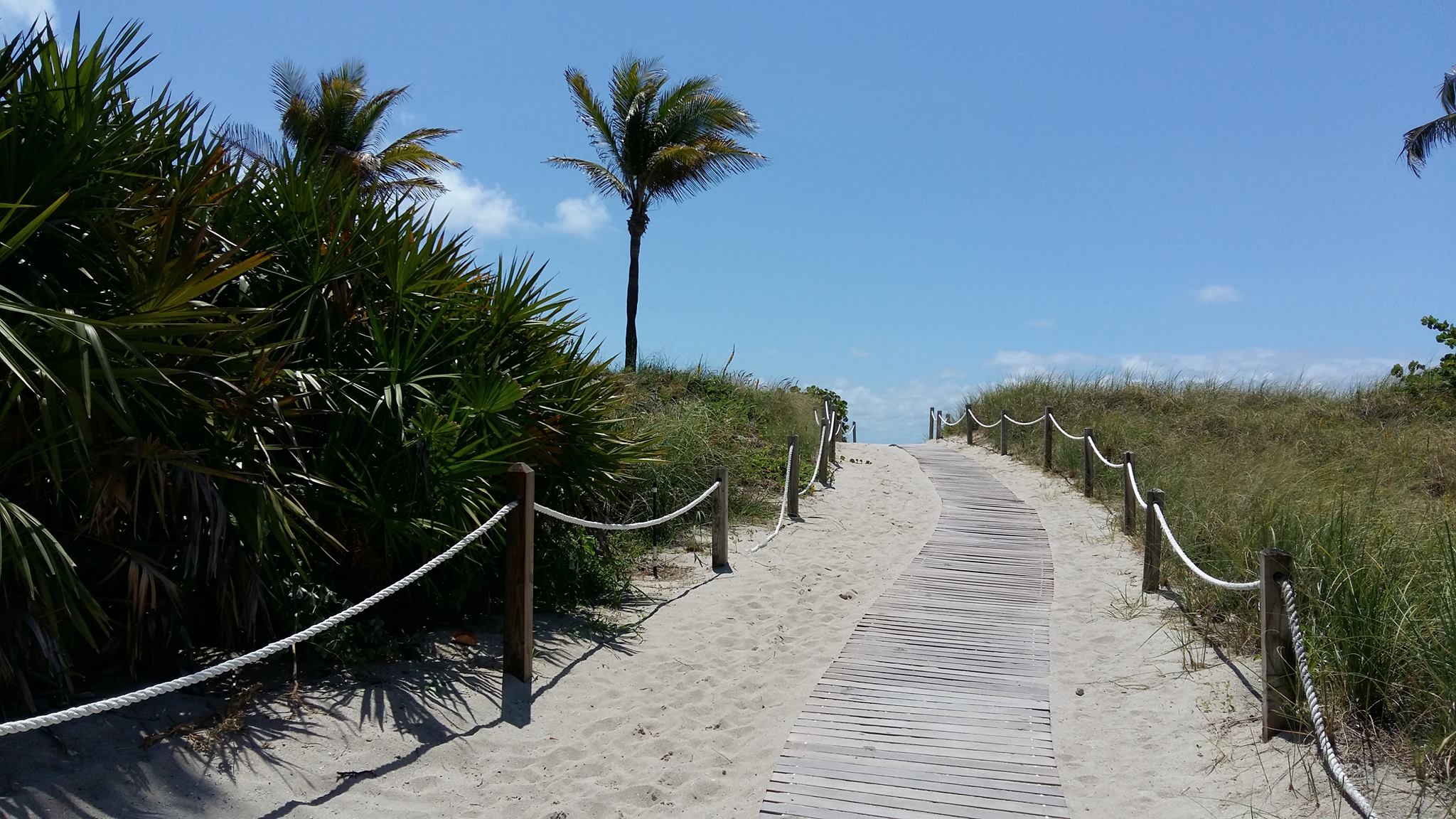 Beach entrance leads to the Ocean in Miami Florida