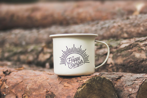 Weiße Happy Camper Tasse