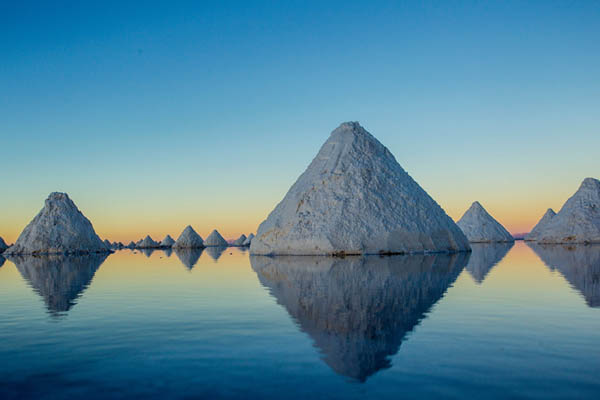 Salar de Uyuni, den größten Salzsee gut versichert besuchen.