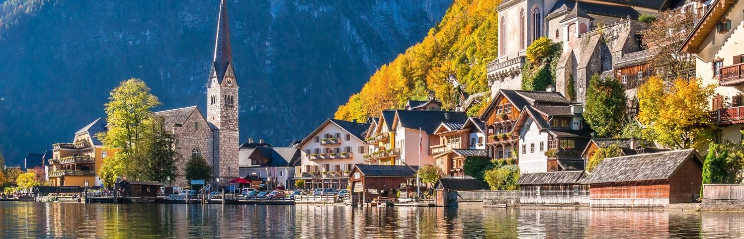 Ansicht von Hallstadt an einem sonnigen Tag