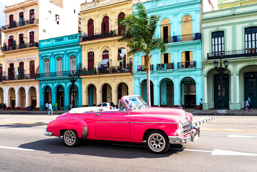 Mit dem Oldtimer durch Havanna Kuba sorgenlos mit einer Mietwagenversicherung.