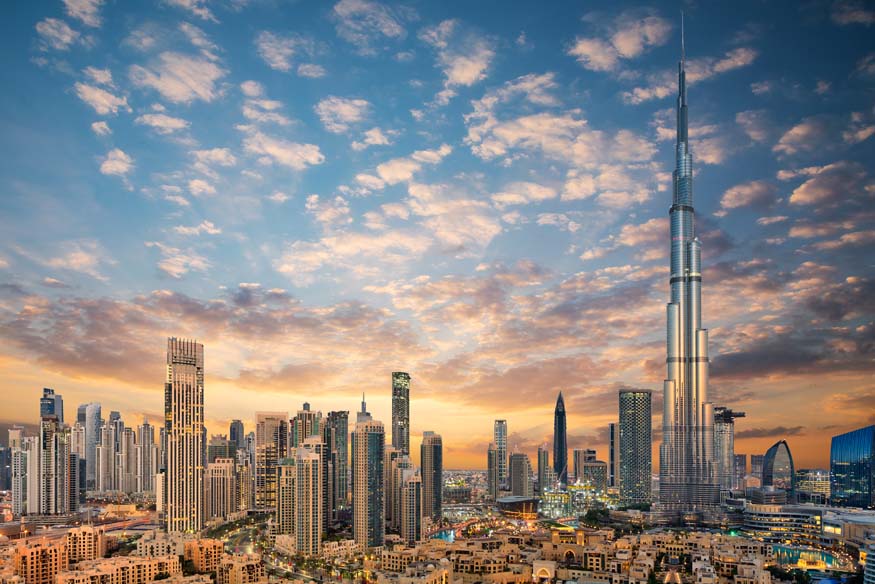 Dubai in den Vereinigten Arabischen Emiraten ist ein beliebtes Reiseziel - jetzt Reiseversicherung holen